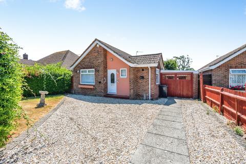 2 bedroom detached bungalow for sale, St. Thomas Drive, Bognor Regis