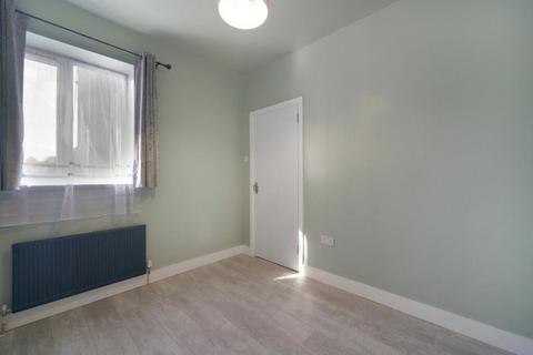 2 bedroom flat for sale, Cairnfield Avenue, Neasden, London, NW2 7PP
