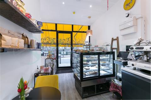 Retail property (high street) for sale, 92 Bedford Hl London SW12 9HR