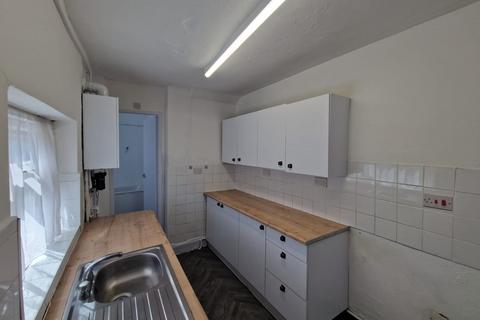 2 bedroom flat to rent, Raby Street, Gateshead NE8