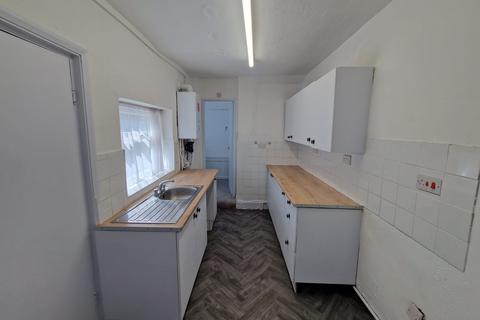 2 bedroom flat to rent, Raby Street, Gateshead NE8