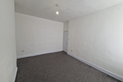 2 bedroom flat to rent, Raby Street, Gateshead NE8