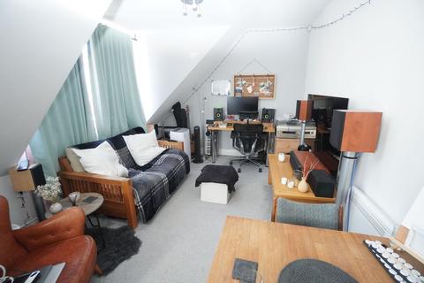 1 bedroom flat for sale, 123 London Road, High Wycombe HP11