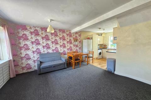2 bedroom flat to rent, Westminster Gardens, Barking, IG11