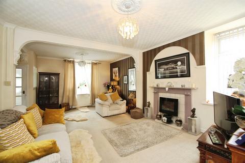 3 bedroom end of terrace house for sale, North Road, Porth