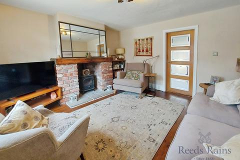 2 bedroom semi-detached house for sale, South Oak Lane, Cheshire SK9