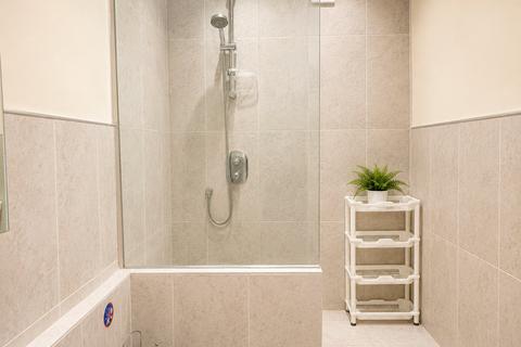 3 bedroom apartment for sale, Queens Court, 15 Queensway, Bayswater, London, W2