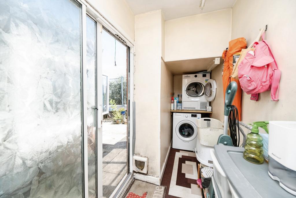 Utility room, utility