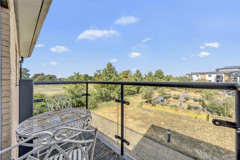 1 bedroom apartment for sale, Cottons Approach, Romford, RM7