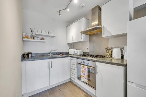 1 bedroom apartment for sale, Cottons Approach, Romford, RM7