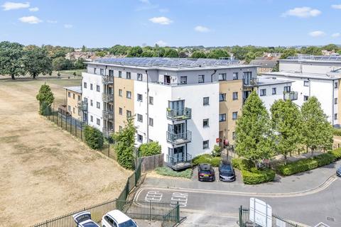 1 bedroom apartment for sale, Cottons Approach, Romford, RM7