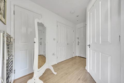 1 bedroom apartment for sale, Cottons Approach, Romford, RM7