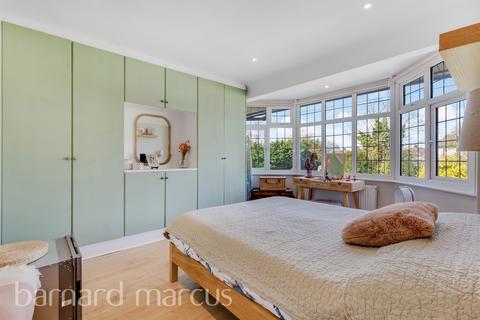 undefined, Aboyne Drive, London