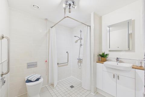 2 bedroom apartment for sale, Field Close, Cottingham