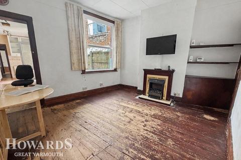 5 bedroom end of terrace house for sale, St Georges Road, Great Yarmouth