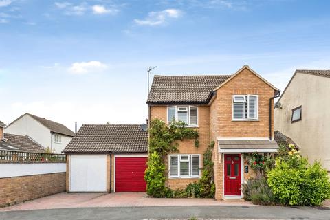 3 bedroom detached house for sale, Foxcroft Drive, Carterton