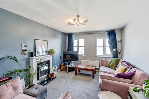 2 bedroom flat for sale, Hedgers Close, Ashton, Bristol