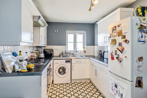 2 bedroom flat for sale, Hedgers Close, Ashton, Bristol