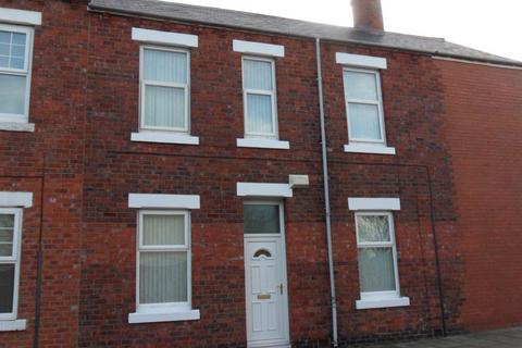 2 bedroom house to rent, West Stainton Street