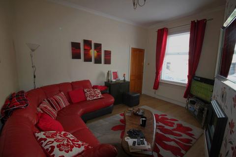 2 bedroom house to rent, West Stainton Street