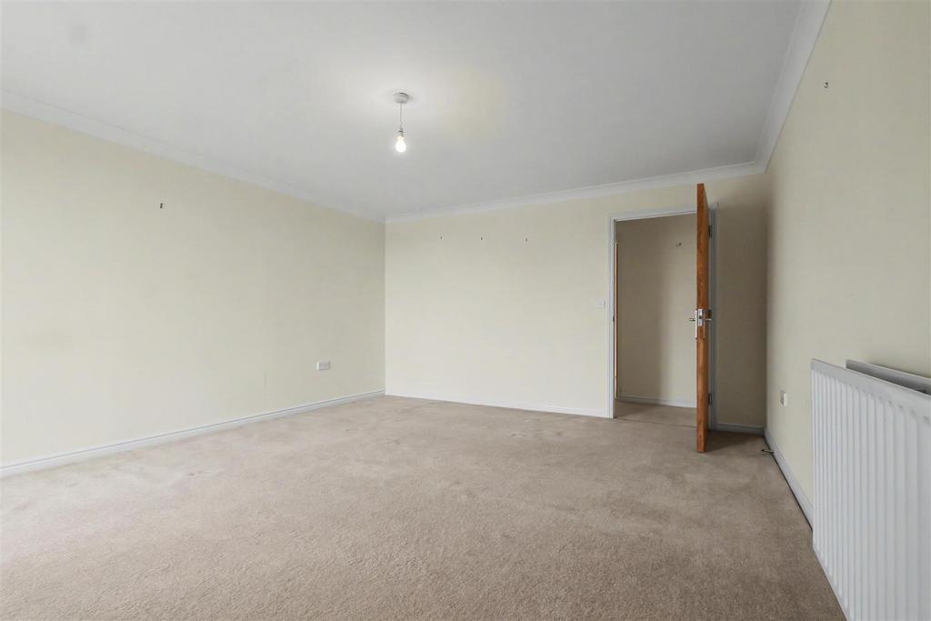 Apartment in Cambridge, The Willows, Chesterton - View 4