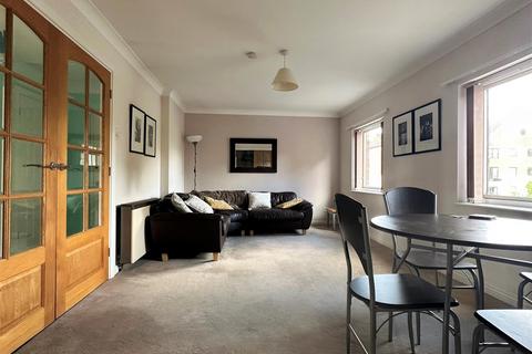 2 bedroom apartment to rent, Postern Close, Bishops Wharf