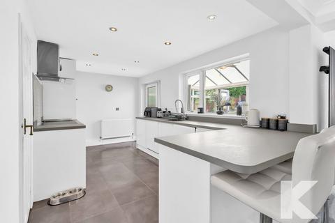 4 bedroom detached house for sale, 2 Lindenwood, Firwood Park, Chadderton OL9 9SQ