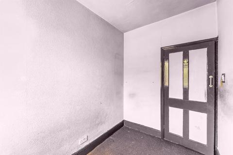 2 bedroom flat for sale, Garratt Lane, London