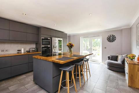 5 bedroom detached house for sale, Autumn Rise, The. Wheatridge, Gloucester, Gloucestershire, GL4