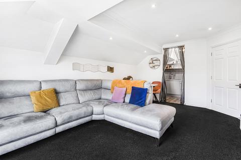 2 bedroom flat for sale, Beaumont House, Cole Green Lane, Welwyn Garden City, AL7