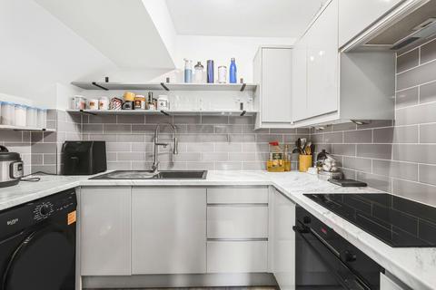 2 bedroom flat for sale, Beaumont House, Cole Green Lane, Welwyn Garden City, AL7