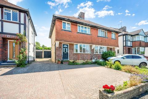 Parklawn Avenue, Epsom