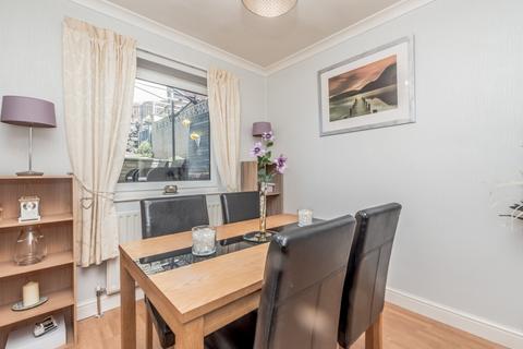 3 bedroom terraced house for sale, Lyndale Mews, Staincliffe, Dewsbury, WF13