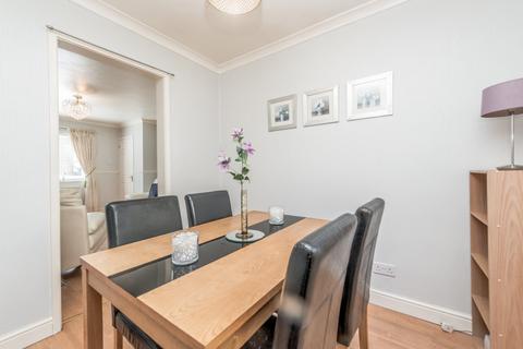 3 bedroom terraced house for sale, Lyndale Mews, Staincliffe, Dewsbury, WF13