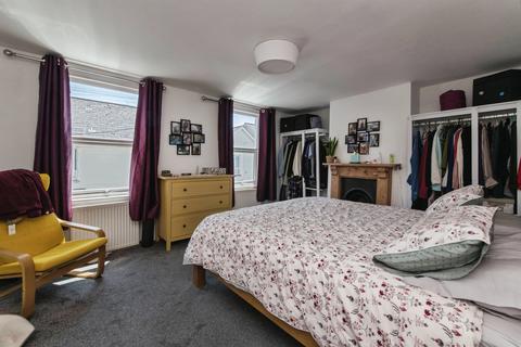 3 bedroom terraced house for sale, Codrington Street, Exeter
