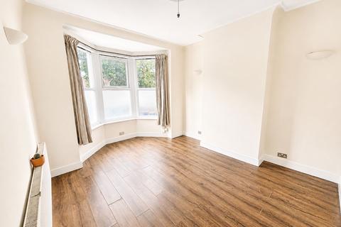 1 bedroom flat for sale, Chingford Road, London, E17