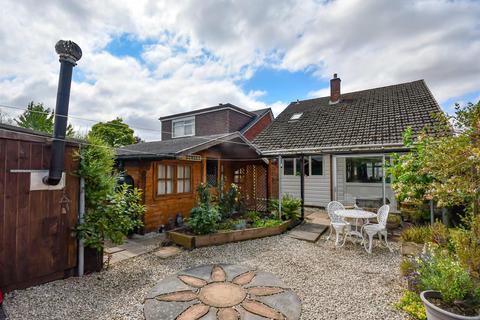 2 bedroom link detached house for sale, Rushford Avenue, Wombourne, Wolverhampton