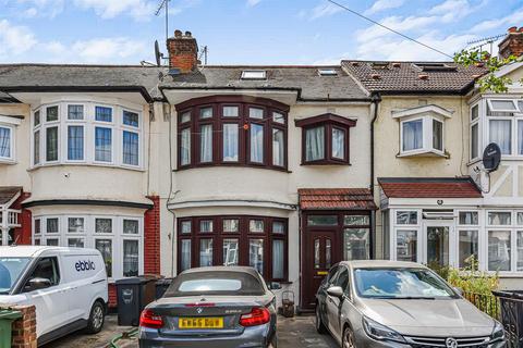 Cherrydown Avenue, Chingford