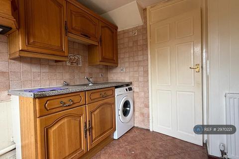 3 bedroom semi-detached house to rent, Greenwood Crescent, Warrington, WA2