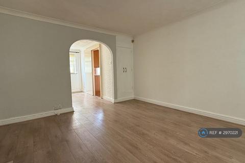 3 bedroom semi-detached house to rent, Greenwood Crescent, Warrington, WA2