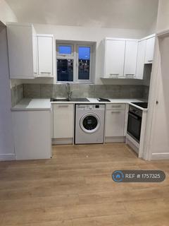 1 bedroom bungalow to rent, Imperial Road, Feltham, TW14