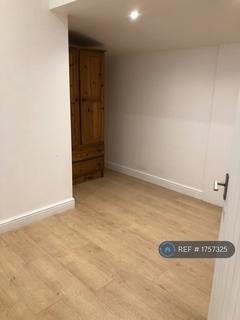 1 bedroom bungalow to rent, Imperial Road, Feltham, TW14