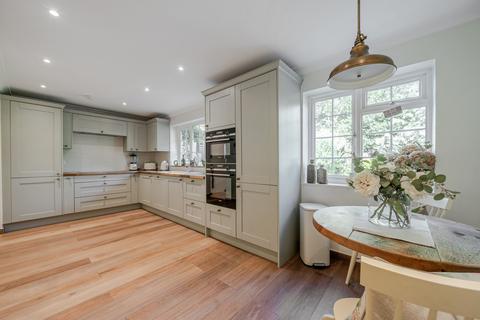 5 bedroom detached house for sale, Copley Dene, Bromley