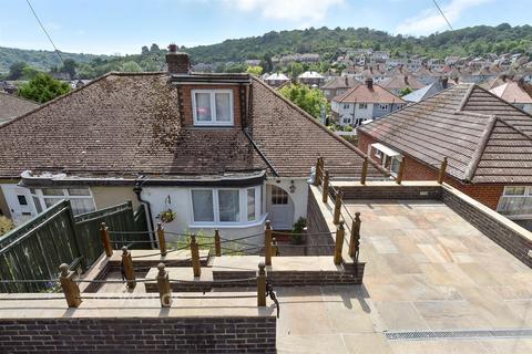 3 bedroom chalet for sale, Queens Avenue, Dover CT17