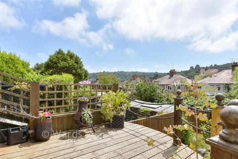 3 bedroom chalet for sale, Queens Avenue, Dover CT17