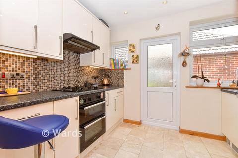 3 bedroom chalet for sale, Queens Avenue, Dover CT17