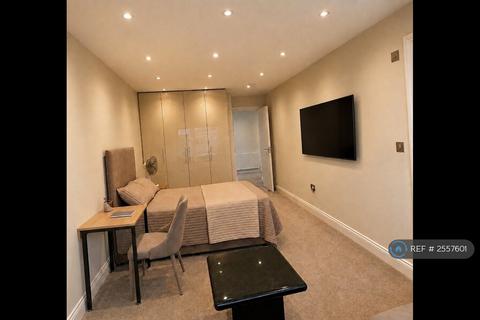 undefined, Edgwarebury Lane, Edgware, HA8