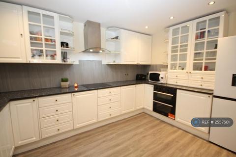 undefined, Edgwarebury Lane, Edgware, HA8