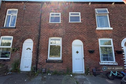 2 bedroom terraced house to rent, Cutland St, Manchester, M40