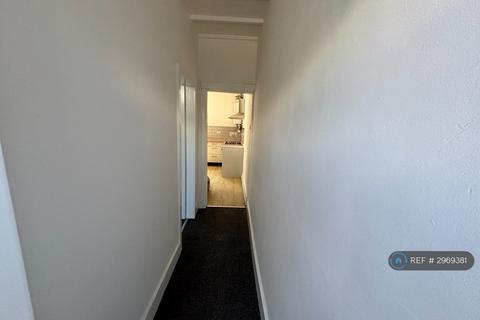 2 bedroom terraced house to rent, Cutland St, Manchester, M40